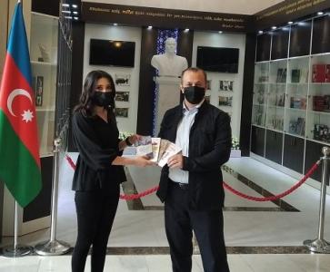 Kitablar Qarabağa gedir 