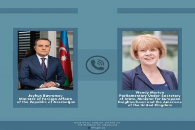 Ceyhun Bayramov Britaniyanın Dövlət Naziri ilə telefonla danışıb