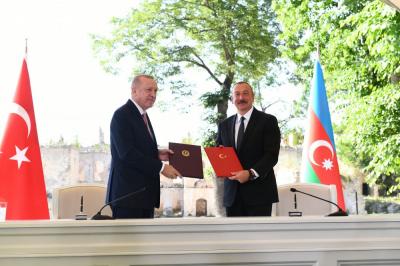 Azərbaycan və Türkiyə üçüncü dövlət təcavüz edəcəyi təqdirdə bir-birinə lazımi yardım göstərəcək