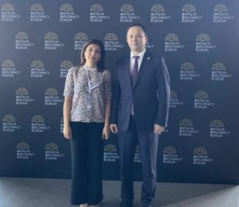 Günay Əfəndiyeva ilə Qırğız Respublikasının XİN başçısı arasında görüş