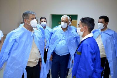 Müdafiə naziri hərbi hospitalda olub
