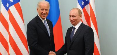 Co Bayden ilə Vladimir Putin telefonla danışıblar