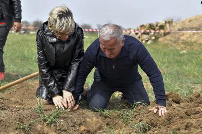 "Alça ağacının altındakı məzar"  -  Erməni vəhşiliyinin daha bir sübutu (Video)