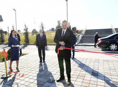 Prezident 6 saylı Bakı “ASAN xidmət” mərkəzinin açılışını edib - Foto