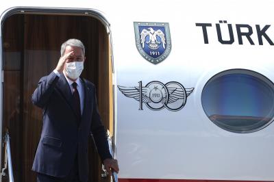 Hulusi Akar Pakistana səfər edib