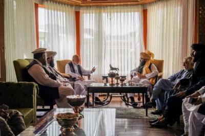 Əfqanıstanın keçmiş prezidenti "Taliban"la görüşüb