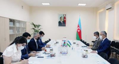 Özbəkistan iş adamları Azərbaycanda investisiya mühitindən yararlanmağa dəvət edilib