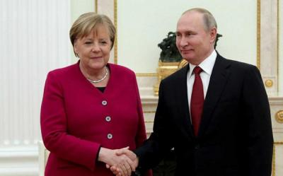 Moskvada Putin və Merkel arasında danışıqlar başlayıb