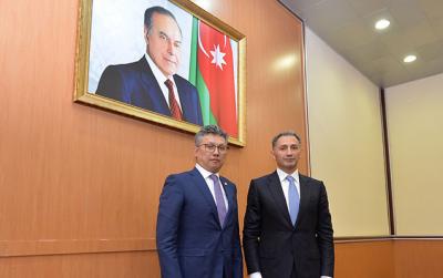 Rəşad Nəbiyev qazaxıstanlı nazirlə görüşdü
