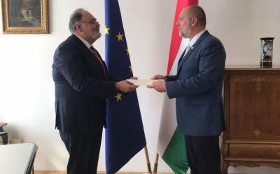 Azərbaycan səfiri etimadnaməsinin surətini Macarıstan XİN-ə təqdim edib