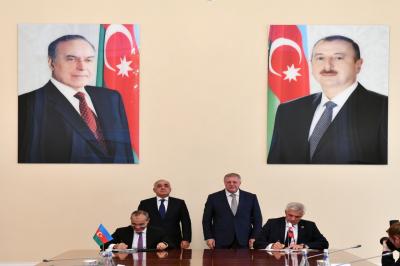 Əli Əsədov Slovakiyanın xarici və Avropa işləri naziri İvan Korçok ilə görüşüb