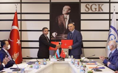 Azərbaycan Türkiyə ilə icbari tibbi sığortaya dair sənəd imzalayıb