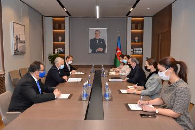 Ceyhun Bayramov Maçye Popovski ilə görüşüb