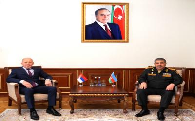 Müdafiə naziri Serbiyanın ölkəmizə yeni təyin olunan səfiri ilə görüşüb