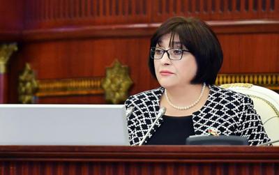 Deputat xalqdan və spikerdən üzr istədi