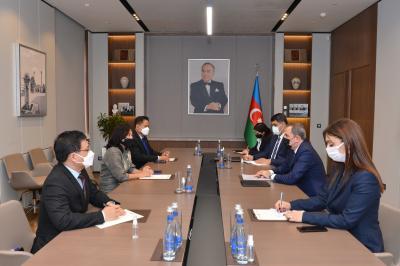 XİN rəhbəri Filippinin yeni səfiri ilə görüşüb
