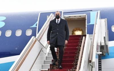 Prezident İlham Əliyev Türkmənistana səfərə gedib
