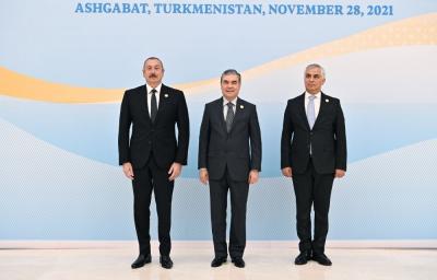 "Bizim strateji valyuta ehtiyatlarımız xarici dövlət borcumuzdan 6 dəfə çoxdur"