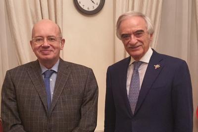 Polad Bülbüloğlu Azərbaycanın sülhə hazır olduğunu Fransa səfirinin diqqətinə çatdırıb