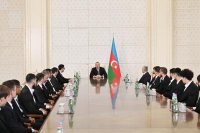 Prezident İlham Əliyev "Qarabağ" futbol klubunun üzvlərini qəbul edib - Foto (Yenilənib)