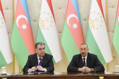 Emoməli Rəhmon Azərbaycan liderini təbrik edib
