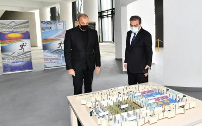 Dövlət başçısı Gəncə İdman Sarayında tikinti işlərinin gedişi ilə tanış olub - Foto