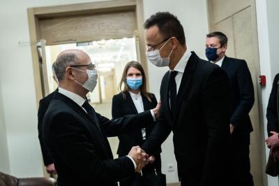 Macarıstan XİN başçısı Pərviz Şahbazovla görüşüb