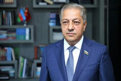 Cavanşir Feyziyev Mətbuat Şurasından istefa verib