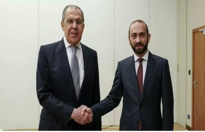Lavrov və Mirzoyan üçtərəfli bəyanatların icrasını müzakirə edib