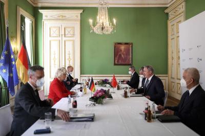 Hulusi Akar almaniyalı həmkarı ilə regional məsələləri müzakirə edib