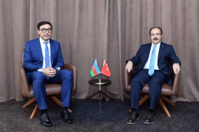 Türkiyə səfiri gənclər və idman naziri ilə görüşüb
