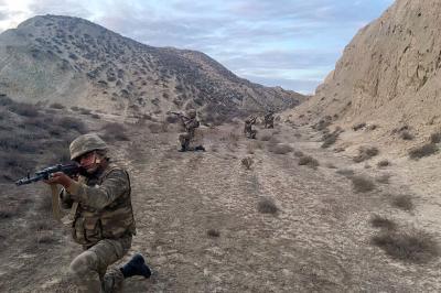 Hərbi hissədə taktiki təlim keçirilib - Foto