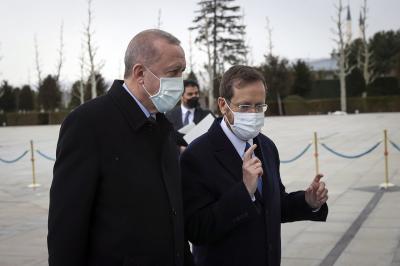 "İsraillə birgə hədəfimiz siyasi dialoqun yenidən canlandırılmasıdır"