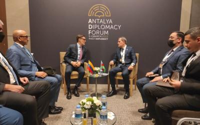 Ceyhun Bayramov Antalyada venesuelalı həmkarı ilə görüşüb