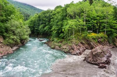 Çaylardan ildə 12 km3-dən çox su götürülür