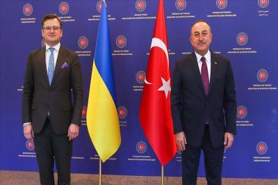 Çavuşoğlu ukraynalı həmkarı ilə telefon danışığı aparıb