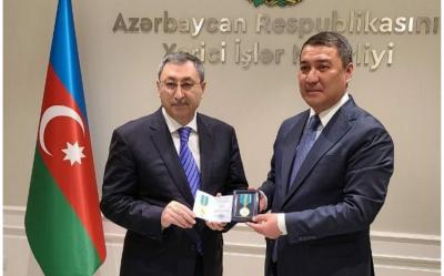 Qazaxıstan səfiri Xələf Xələfova dövlət medalını təqdim edib