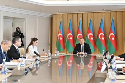Prezidentin sədrliyi ilə bu ilin birinci rübünün yekunlarına həsr olunan müşavirə keçirilib -  Yenilənib
