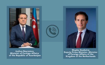 Ceyhun Bayramov Niderlandın Baş nazirinin müavini ilə telefonla danışıb