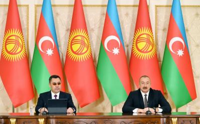 Qırğızıstan Prezidenti və xanımının şərəfinə rəsmi ziyafət verilib