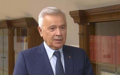 Putin Vahid Ələkbərovu təltif edib