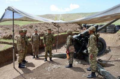 Baş Qərargah rəisi Kəlbəcərdə döyüş hazırlığını yoxlayıb - Foto