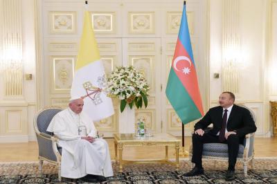 Prezident Roma Papasını Vatikanla diplomatik münasibətlərin 30 illiyi ilə bağlı təbrik edib