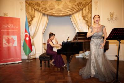 Parisdə Azərbaycan Xalq Cümhuriyyətinin 104 illiyi münasibətilə konsert keçirilib -  Foto
