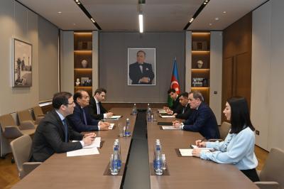 Ceyhun Bayramov TDT Baş katibi ilə görüşüb