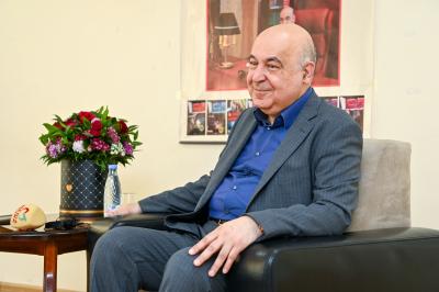 Xalq yazıçısı  “Məktəbdə...” şagirdlərlə görüşüb