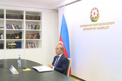 Mikayıl Cabbarov sahibkarları təbrik edib