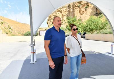 Prezident İlham Əliyev və Mehriban Əliyeva “Diri Baba” türbəsindəki yenidənqurma işləri ilə tanış olublar - Yenilənib (foto)