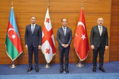Tbilisidə Türkiyə, Gürcüstan və Azərbaycanın nəqliyyat nazirləri görüşüb