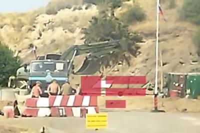 Rusiya sülhməramlılarının Laçın dəhlizindəki postları sökülür - Foto/Video